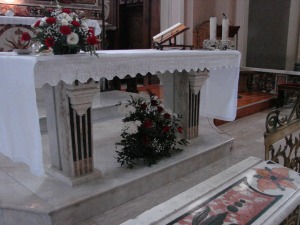 tovaglia ricamata altare