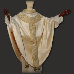 casula-bianca-solenne-paleocristiana