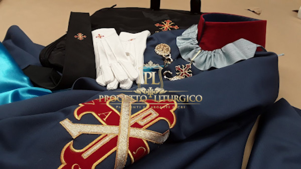 Eurobuy Set Vestito Cavaliere Per Neonato 0-3 Mesi – Maglia Lana Grigia Con Cappello, Pantaloni, Mantello E Collare